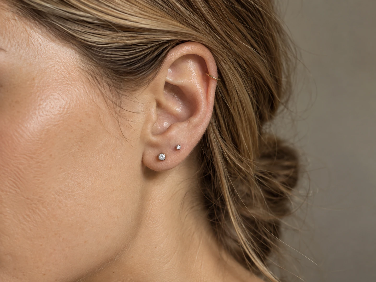 Piercing ucha w salonie kosmetycznym – bezpieczeństwo i higiena zabiegu