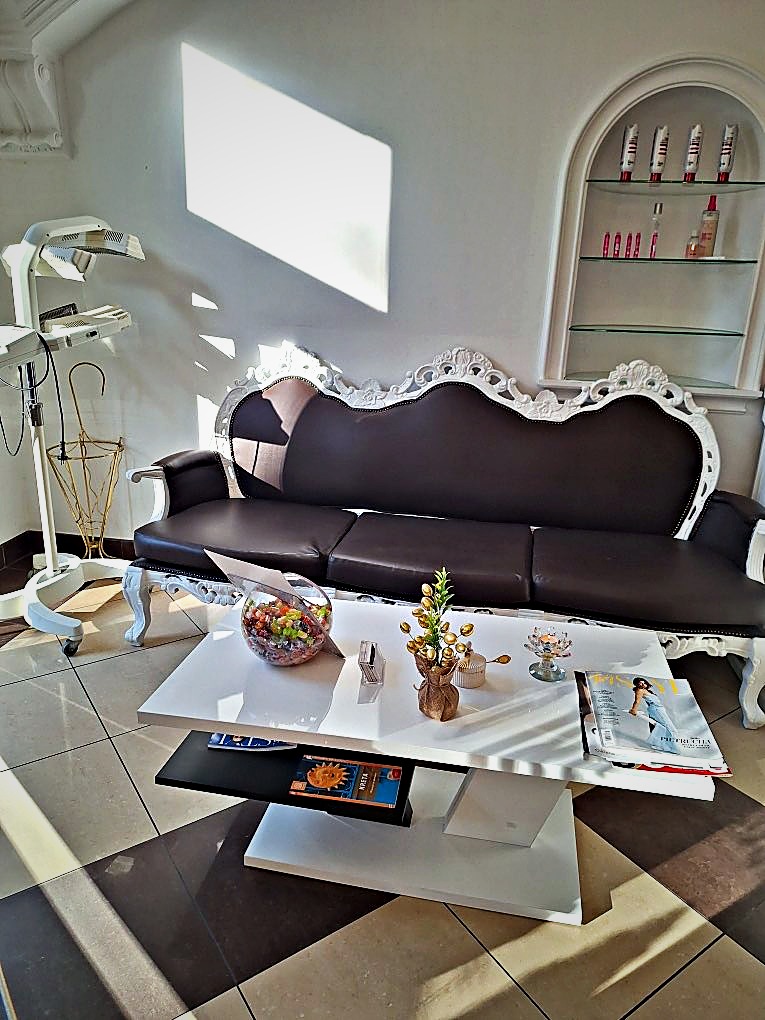 Wnętrze salonu fryzjerskiego Metamorfoza — zdjęcie 2