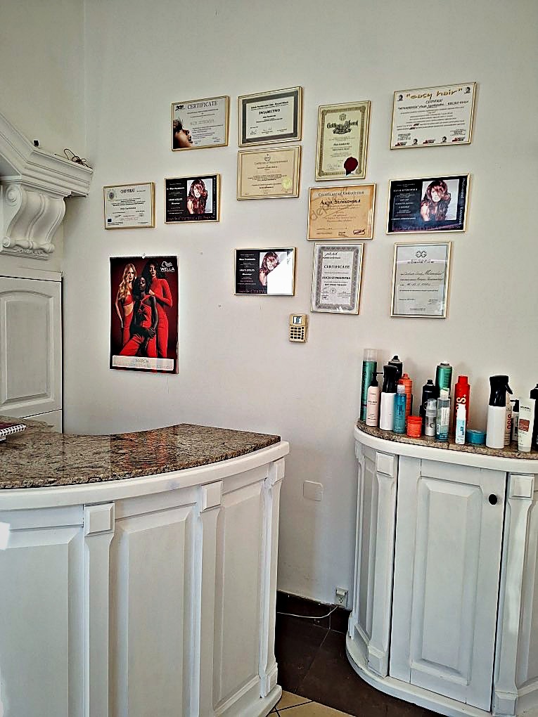 Wnętrze salonu fryzjerskiego Metamorfoza — zdjęcie 6