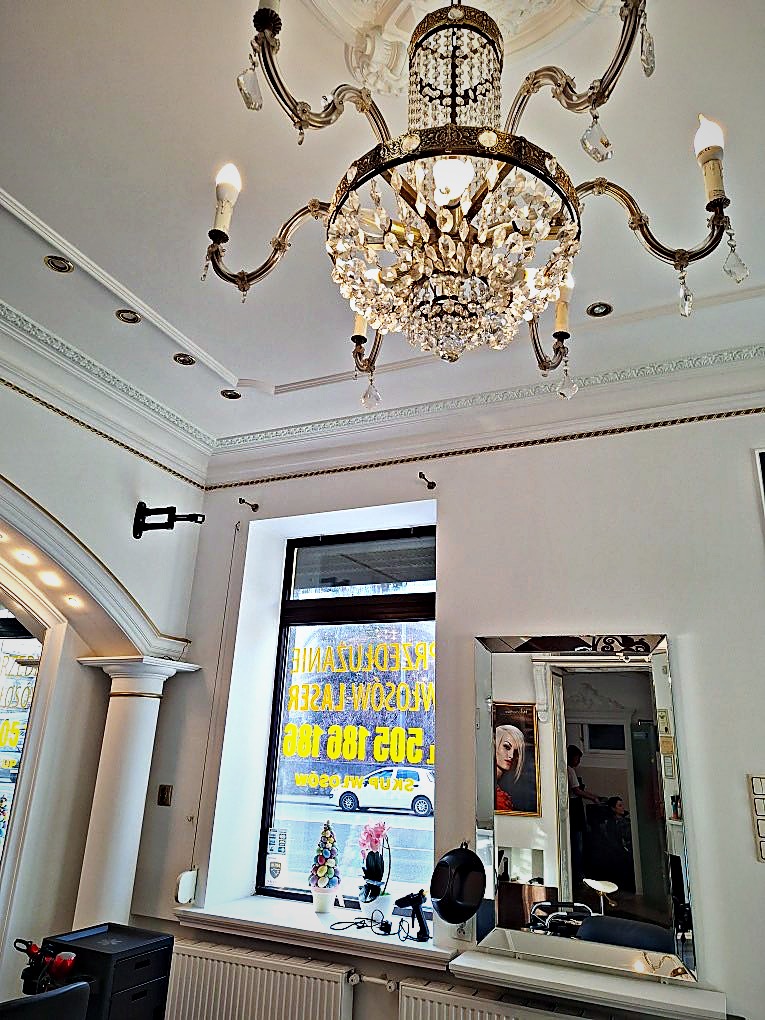 Wnętrze salonu fryzjerskiego Metamorfoza — zdjęcie 3