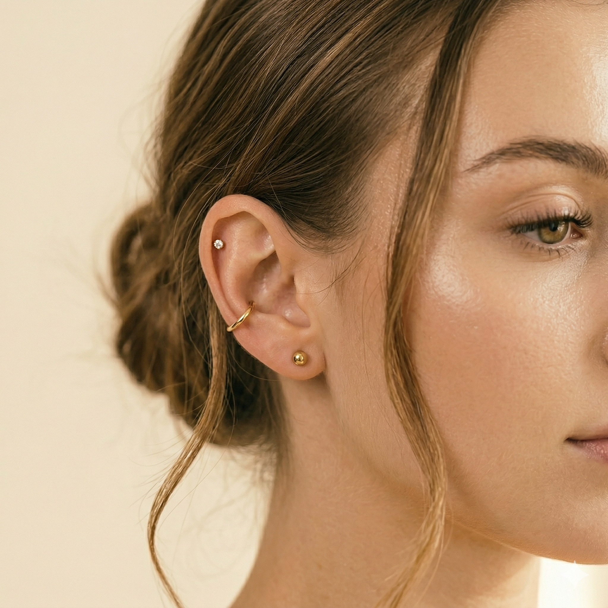 Profesjonalny piercing — eleganckie kolczyki