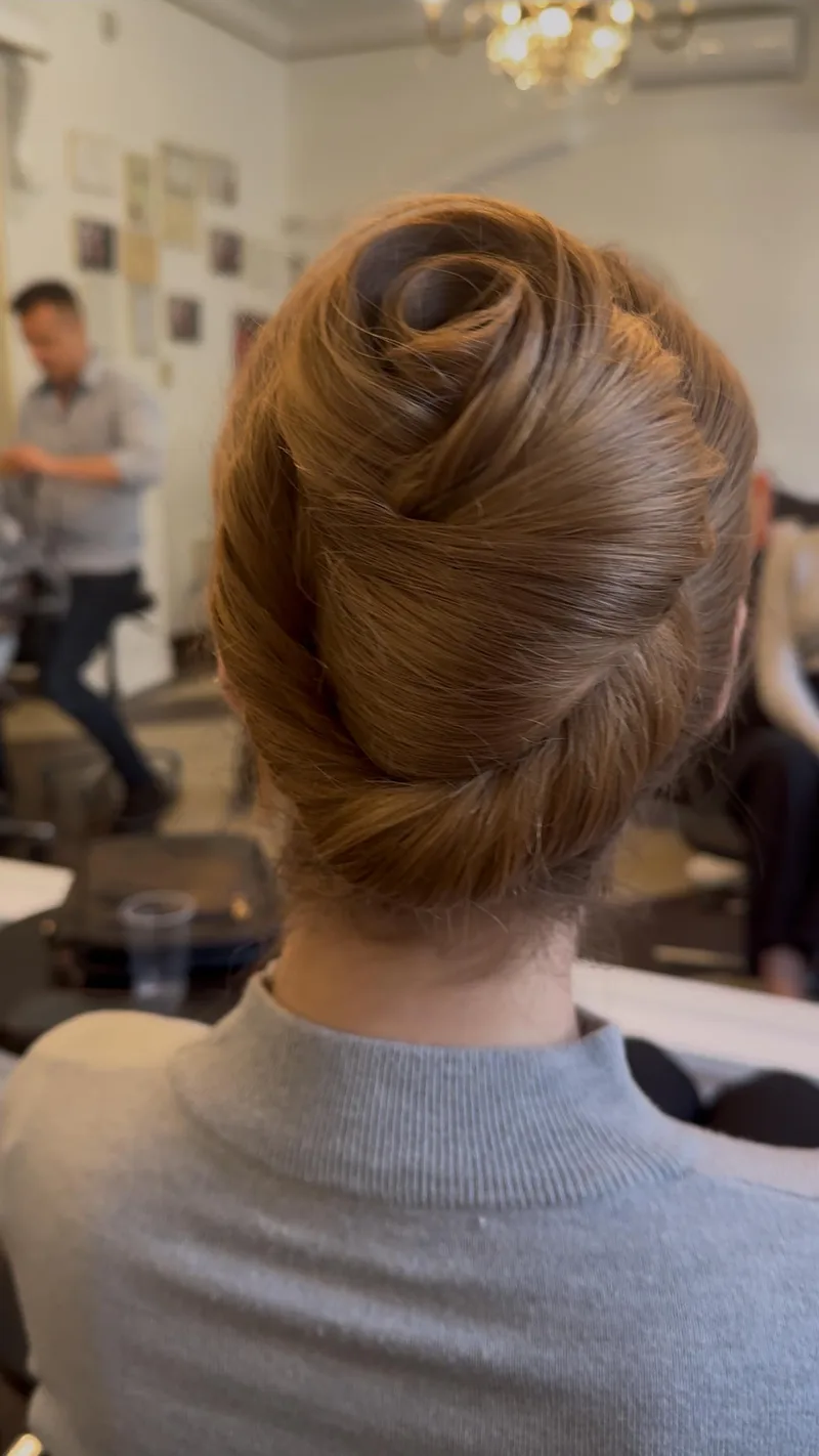 Francuski twist — eleganckie upięcie ślubne